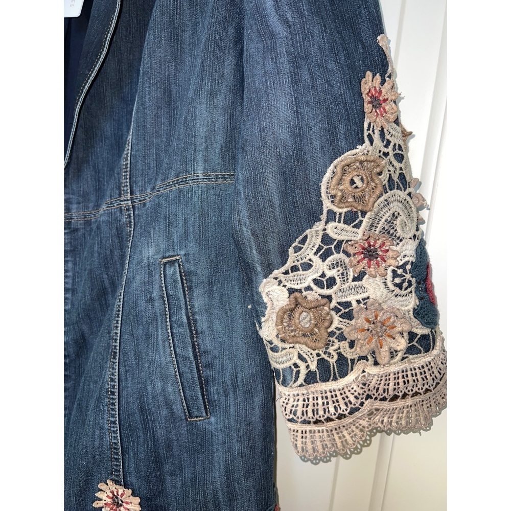 Chico’s Denim Floral Embroidered Jacket  - Size 0 - Picture 6 of 9